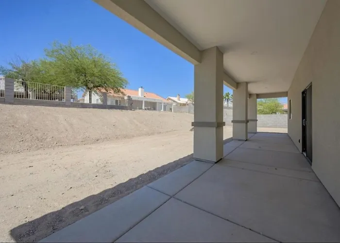 Desert Retreat 3br Close To River And Casinos