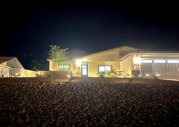 Desert Retreat 3br Close To River And Casinos