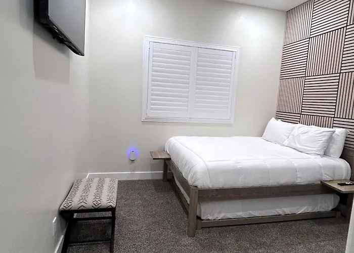 Desert Retreat 3br Close To River And Casinos